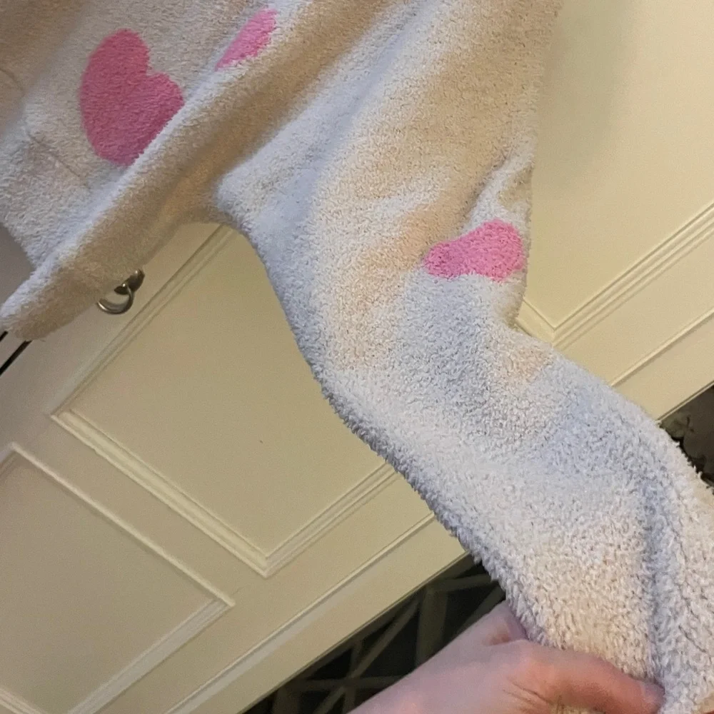 Cozy Pink Heart Sweater - Picture 4 of 9